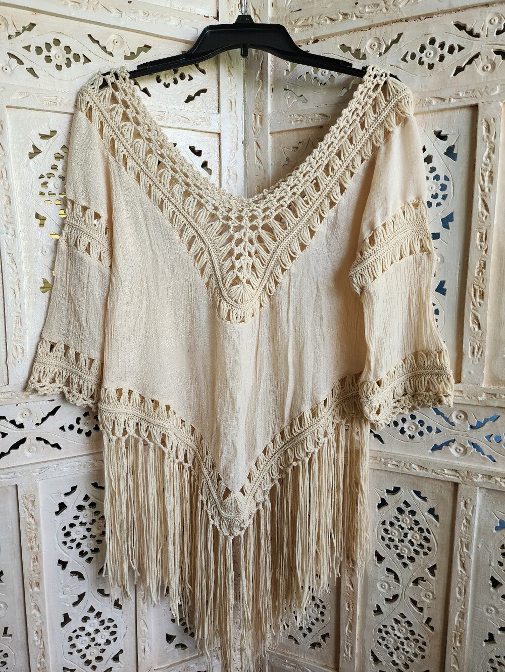 Ellie & Kate Beige Bohemian Crochet Fringe Top- Size Large / XL